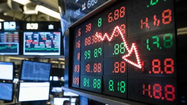 Dow Tumbles Almost 300 Points: Investor Sentiment Declines, But Greed Index Remains In 'Fear' Zone