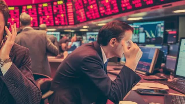 Here's who and what to blame for oil skyrocketing to $120 a barrel and causing widespread panic