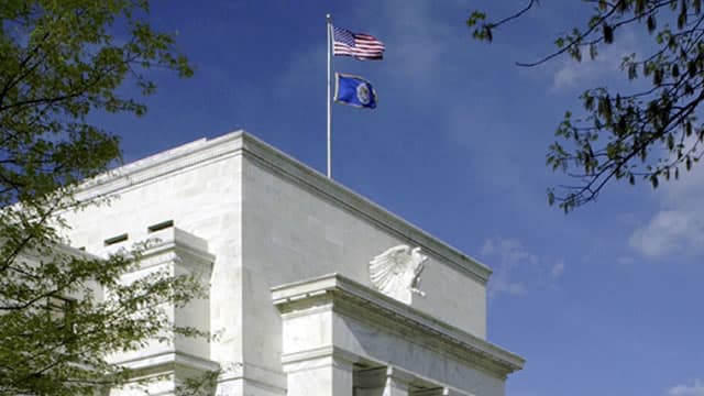 Powell steps into spotlight as Supreme Court weighs Trump's bid to remove Fed's Cook